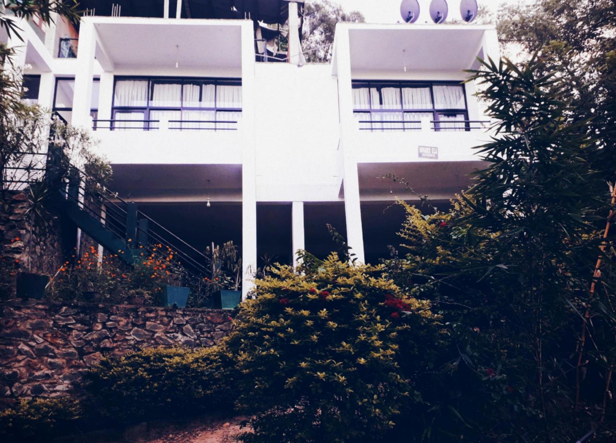 Monarch Ella Hotel Buitenkant foto